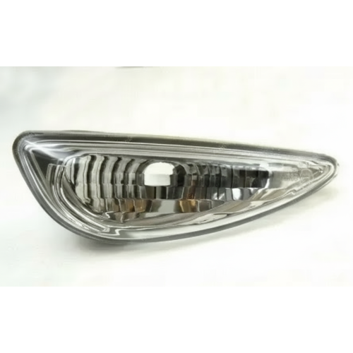 Повторювач повороту на крилі правий Hyundai Accent 2011-2015 FPS 923041R000