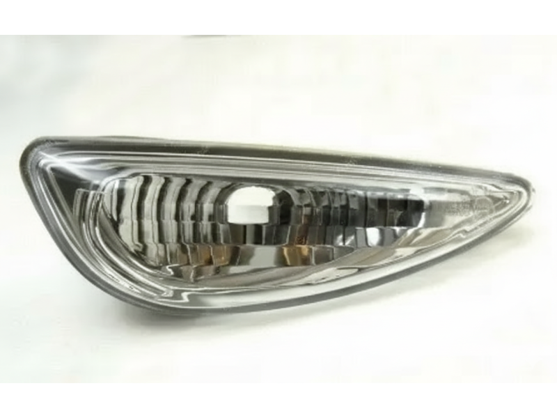 Повторювач повороту на крилі правий Hyundai Accent 2011-2015 FPS 923041R000