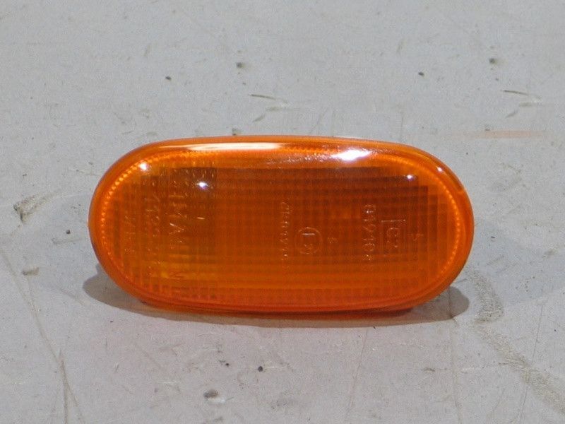 Повторювач повороту на крилі L/R Mitsubishi Pajero V20, Lancer V, Colt, Galant, L200 Depo MB847540