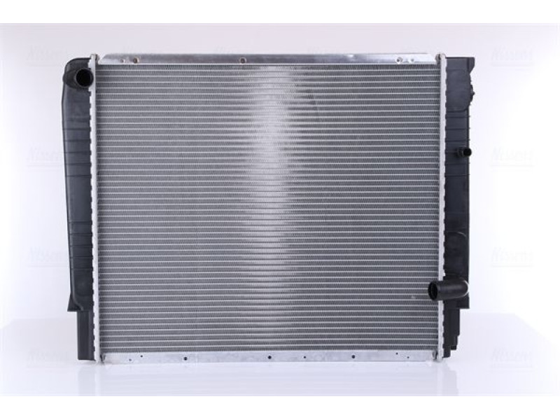 Радіатор охолодження двигуна Volvo 940, 960 2.4 TD (Nissens) 1328375