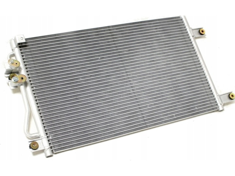 Радіатор кондиціонера Mitsubishi Pajero Sport 1 00-08, L200 96-05 (Китай) MR360415, MR398788