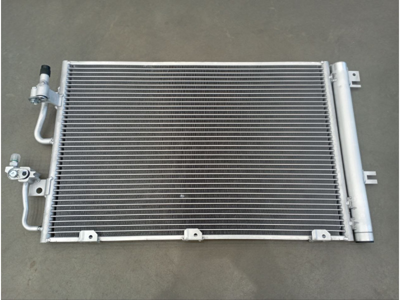 Радіатор кондиціонера Opel Astra H 03-14, Zafira B 05-14 (Китай) 1850056