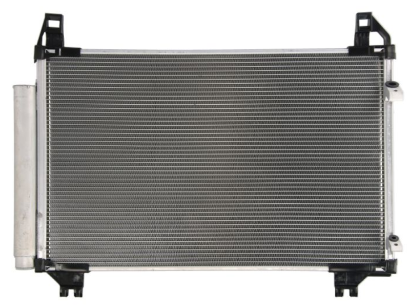 Радіатор кондиціонера Toyota Yaris 06-14 (Nissens) 8846052090, 8846052130
