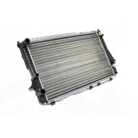 Радіатор охолодження двигуна Audi 100 C4, A6 C4 АКПП (Nissens) 4A0121251C, 4A0121251P