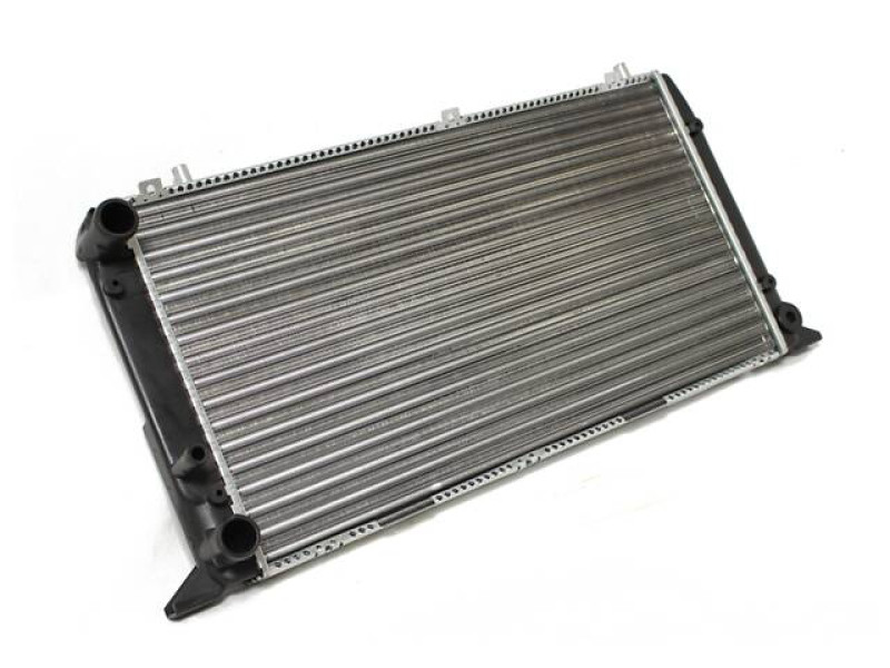 Радіатор охолодження двигуна Audi 80 B3/B4 86-94 (Tempest) 811121253A