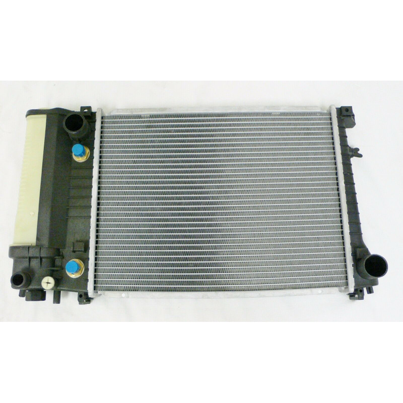 Радіатор охолодження двигуна BMW 3 E30, 5 E34 1.6 / 1.8 / 2.0 / 2.5 (NRF) 17111723525