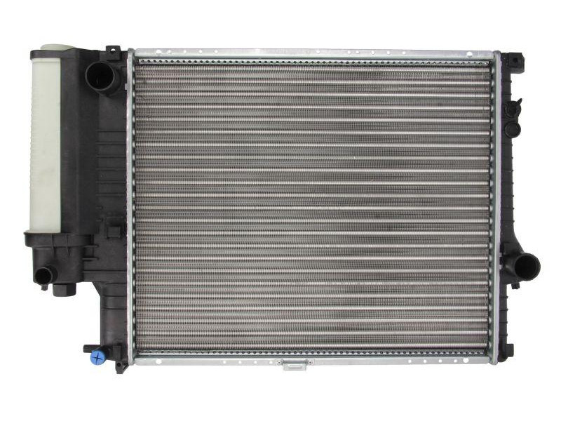 Радіатор охолодження двигуна BMW 5 E39 2.0 / 2.5 / 2.8 (NISSENS) 17111427154