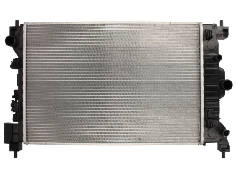 Радіатор охолодження двигуна Chevrolet Aveo T300, Sonic USA 1.6L (AVA) 95460095