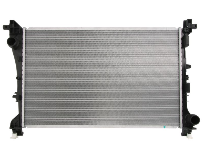 Радіатор охолодження двигуна Fiat 500L 1.3 D / 1.6 D (Nissens) 51887947, 51963267