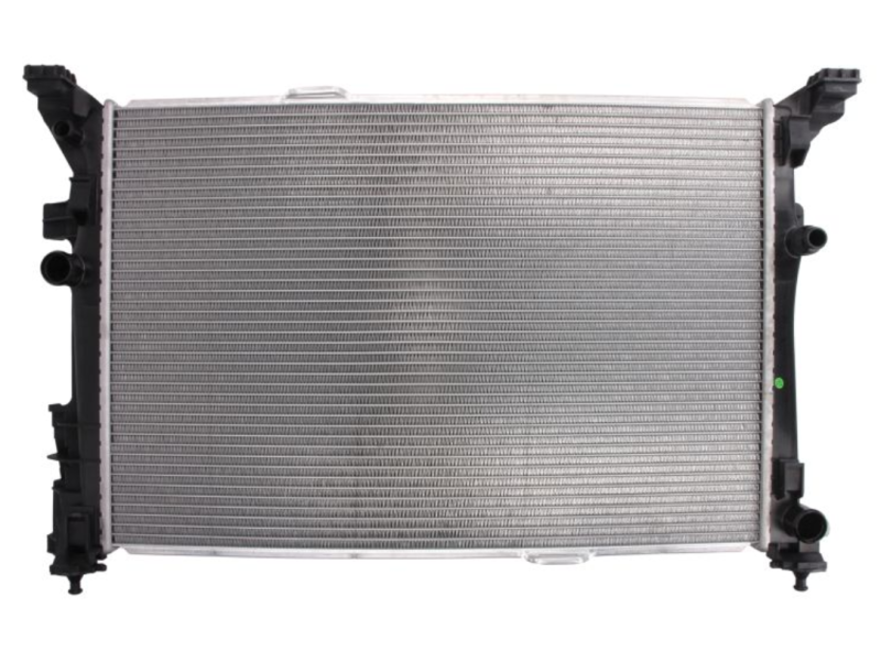 Радіатор охолодження двигуна Mercedes A-class W176, B-class W246, CLA C117, GLA X156, Infiniti Q30 (Koyorad) A2465001403