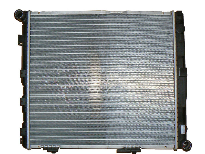 Радіатор охолодження двигуна Mercedes E-class W124 2.0 D / 2.5 TD (NRF) 1245000903, A1245002103