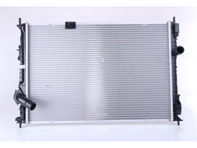 Радіатор охолодження двигуна Nissan Qashqai 1 1.6 дизель (Nissens) 21400BB50A