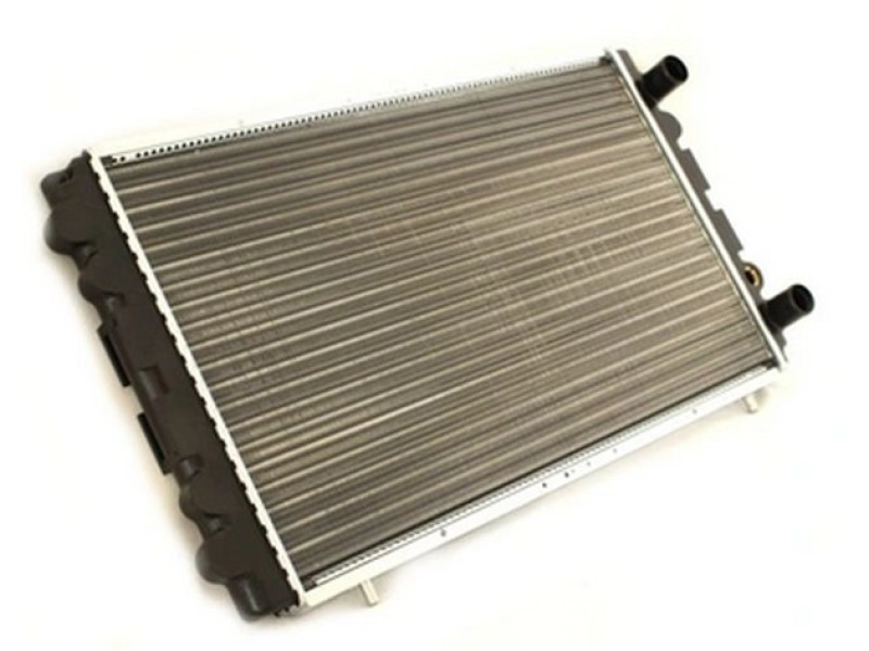 Радіатор охолодження двигуна Renault Trafic 81-01 2.1 D / 2.5 D (AVA) 4401893, 7701412005