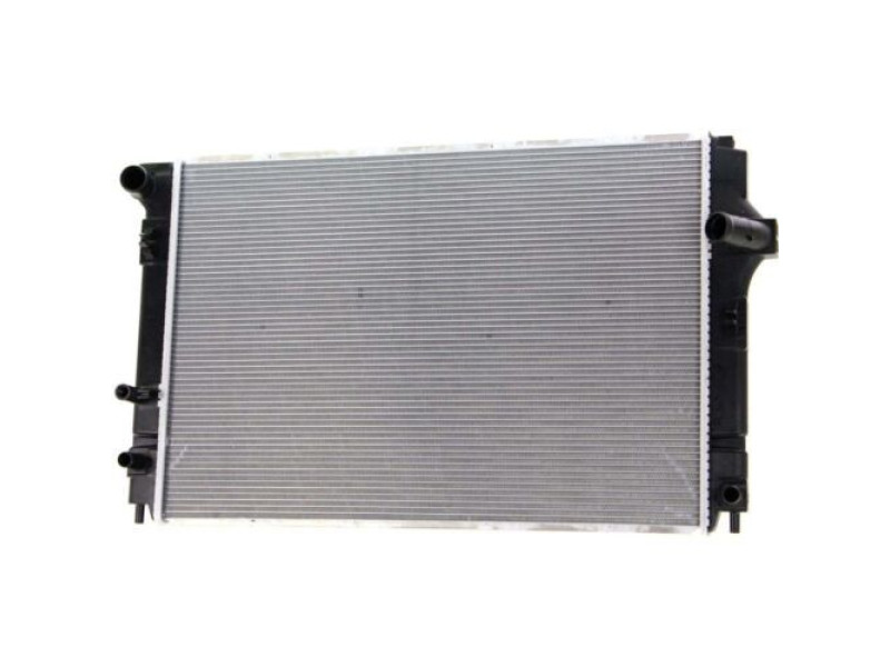 Радіатор охолодження двигуна Toyota Yaris 14-20 1.5 Hybrid (AVA) 1640021330, 1640021331