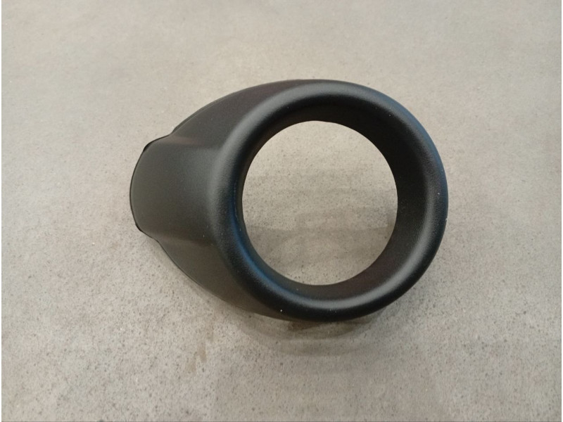 Рамка протитуманної фари права Ford Focus 3 11-14 (TP) чорна 1703890