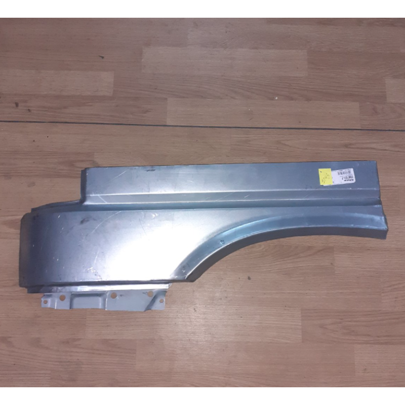 Ремчастина переднього крила ліва VW Transporter T4 96-03 під болти (Польща)