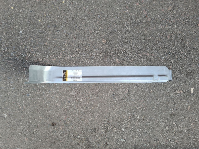 Ремчастина сходинки передня права Mercedes Sprinter W901-W903, VW LT II