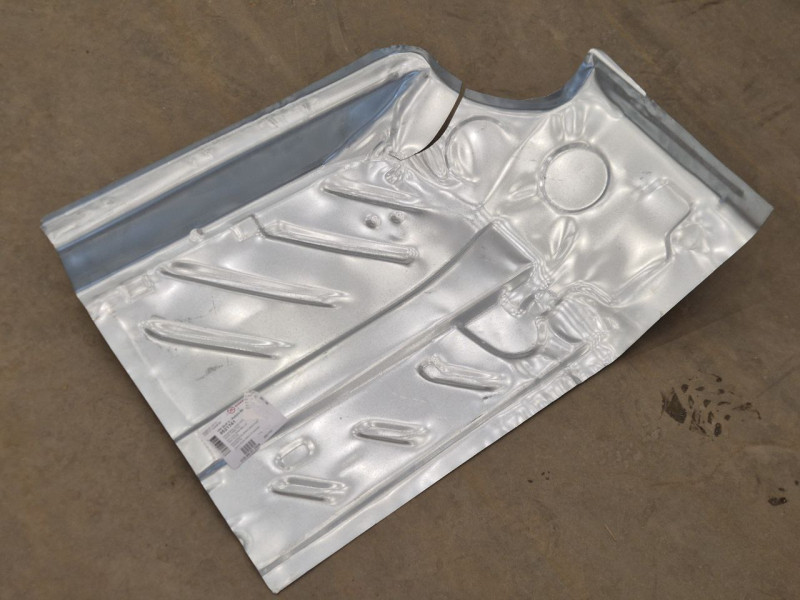 Ремчастина підлоги передня ліва VW Golf 2 83-91 (KH)