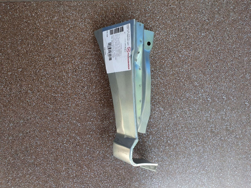 Ремчастина переднього крила ліва Skoda Fabia I 1999-2007 (KK)