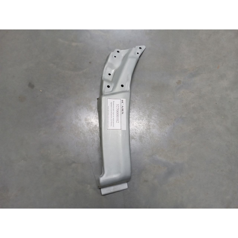 Ремчастина переднього крила права Mercedes Sprinter W906, VW Crafter задня (PL) з отворами