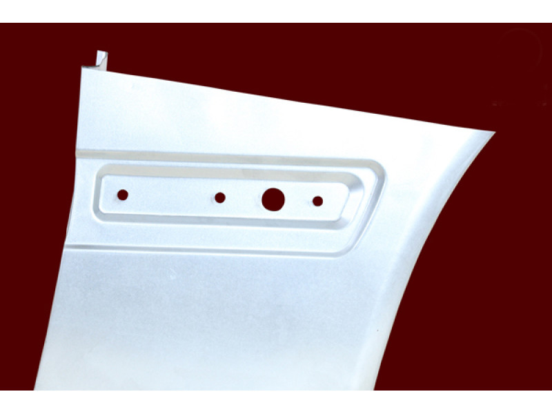 Ремчастина переднього крила задня нижня права Mercedes E-class W210 95-02 (Klokkerholm)