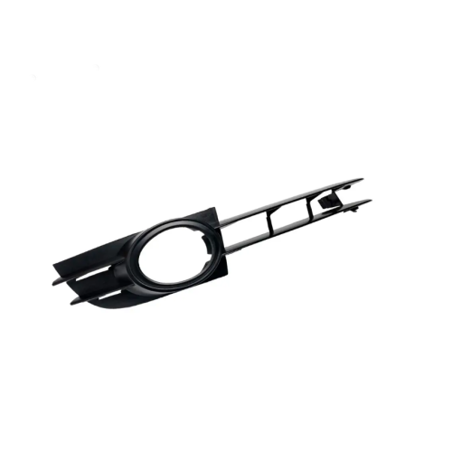 Решітка переднього бампера права Audi A6 C6 2005-2008 дизель (LKQ) 4F080768201C