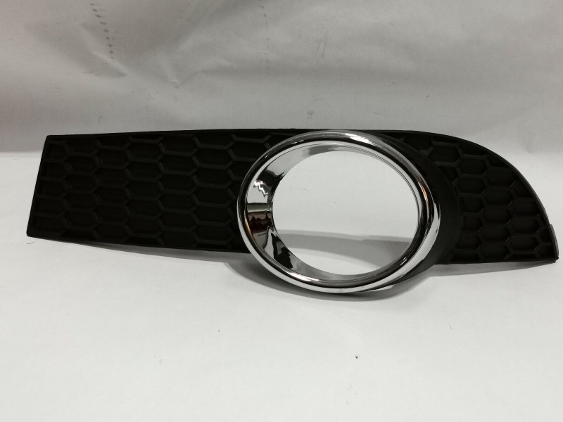 Решітка бампера ліва Chevrolet Aveo T255 08-11 хетчбек (FPS) 96808145