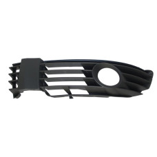 Решітка бампера ліва VW Passat B5 00-05 з отв. (Тайвнь) 3B0853665L