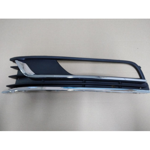 Решітка переднього бампера ліва VW Passat B7 Європа 2010-2014 (Tempest) 3AA854661B9B9