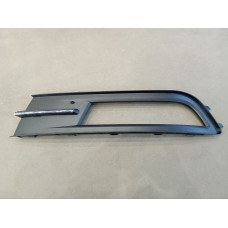 Решітка бампера ліва VW Passat B8 15-18 EUR (Polcar) з хром молдингом 3G08546619B9