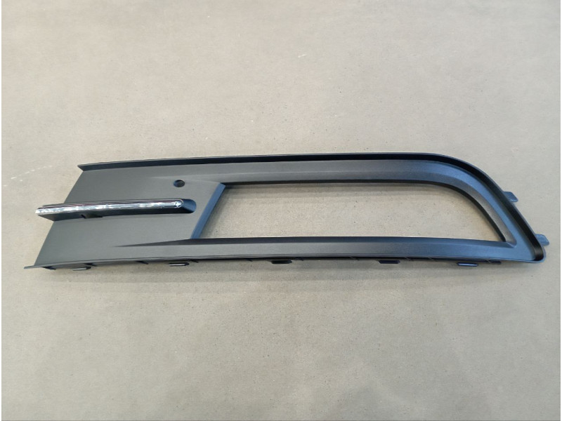 Решітка бампера ліва VW Passat B8 15-18 EUR (Polcar) з хром молдингом 3G08546619B9