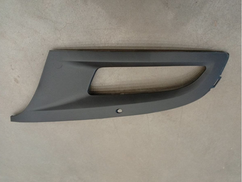 Решітка бампера ліва VW Polo 09-15 (Tempest) під противотуманную фару