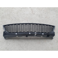 Решітка бампера Mazda 3 04-06 седан середня (FPS) BN8V501T1B