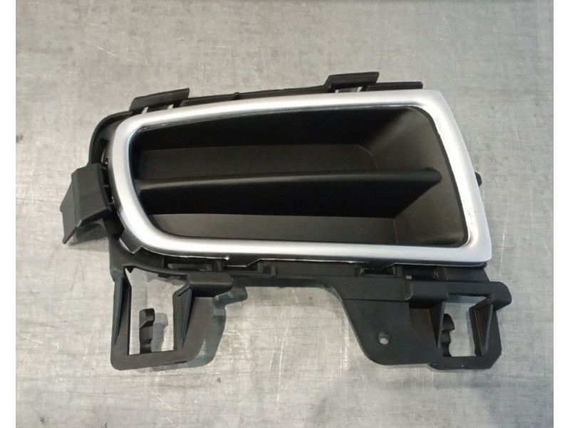 Решітка переднього бампера права Mazda 6 2006-2008 (FPS) GR1A50C11