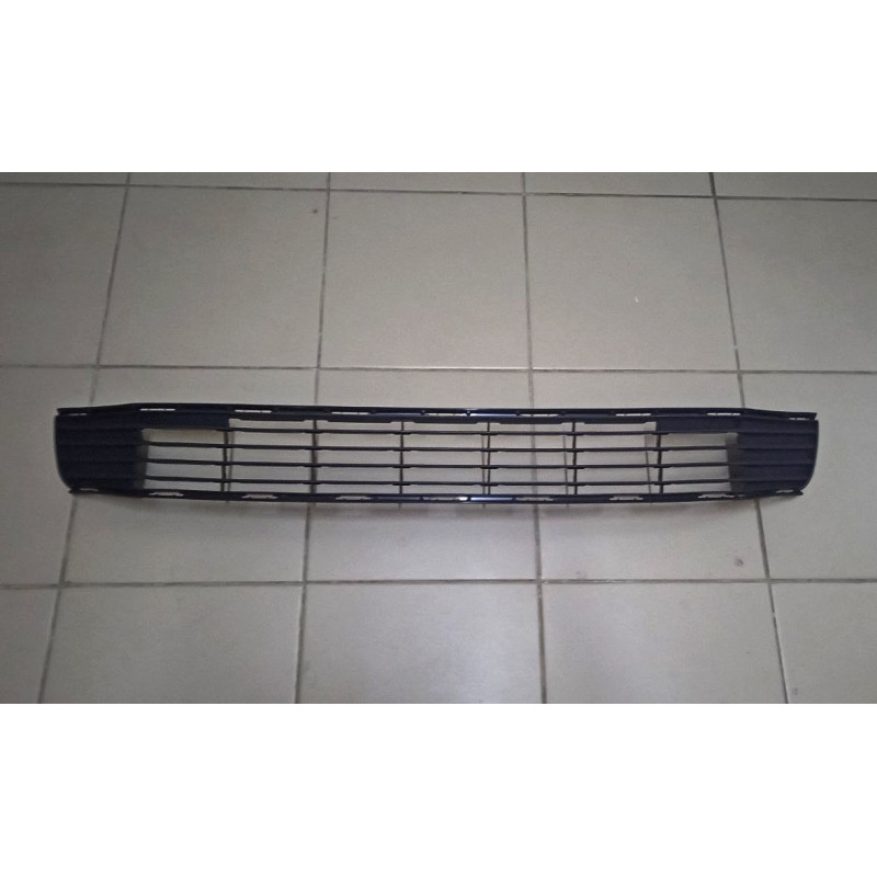 Решітка переднього бампера Toyota Camry XV50 11-14 Європа (Тайвань) 5311206330