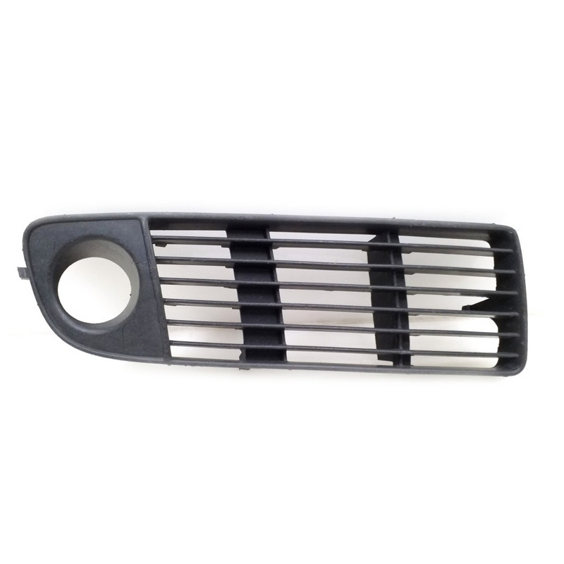 Решітка переднього бампера права Audi A6 С5 97-00 (Signeda) з отвором 4B0807682H01C