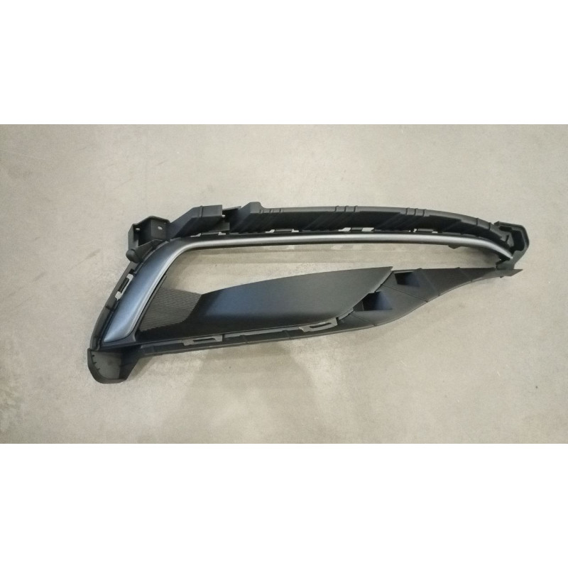 Решітка бампера права Hyundai Sonata LF 14-17 Sport (з отв. під DRL) (FPS)