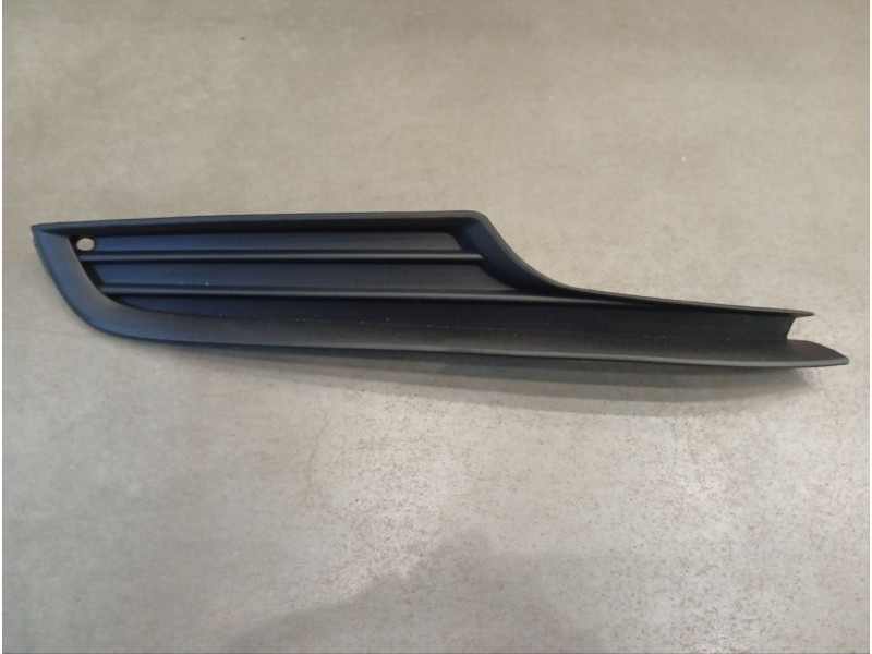 Решітка бампера права VW Golf 7 2013-2017 FPS 5G08536669B9