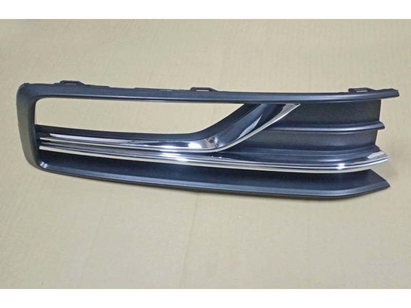 Решітка бампера права VW Passat B8 15-19 USA з отв. (FPS) 561854662HRYP	