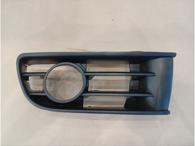 Решітка бампера права VW Polo 01-05 (Elit) VW0212123