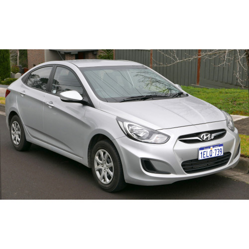 Решітка переднього бампера середня Hyundai Accent IV (Solaris) 2011-2017 Китай 865611R000