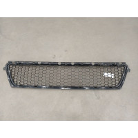 Решітка бампера середня Renault Sandero 08-12 (FPS) 8200735103