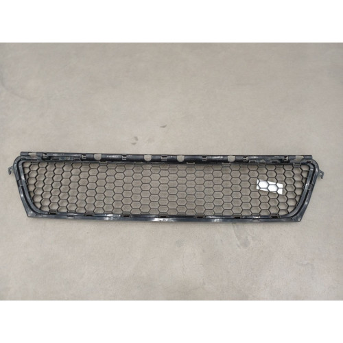 Решітка бампера середня Renault Sandero 2008-2012 FPS 8200735103