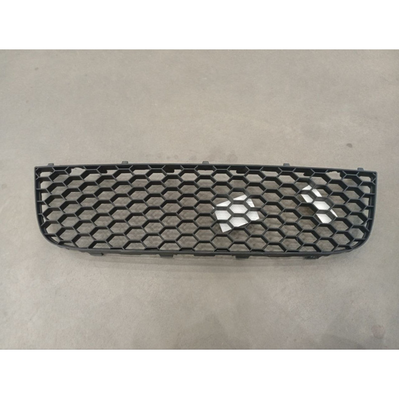 Решітка бампера середня VW Golf 5 04-09 GTi (FPS) 1K0853677B