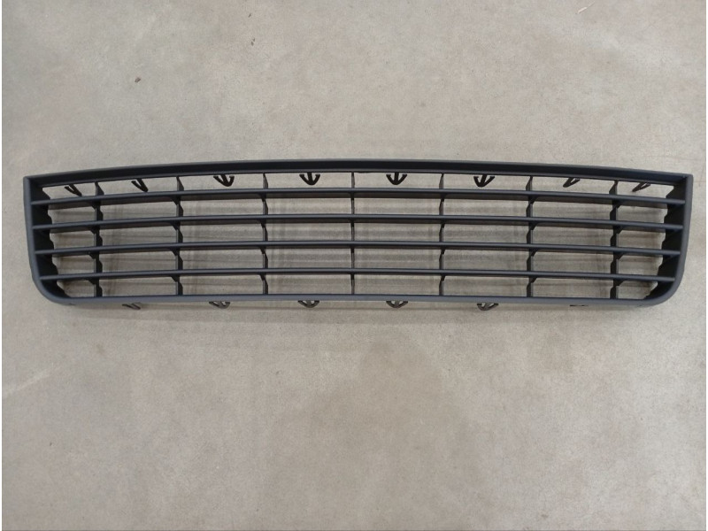Решітка бампера VW Golf 5 04-09 середня, крім GTI (FPS) 1K0853677