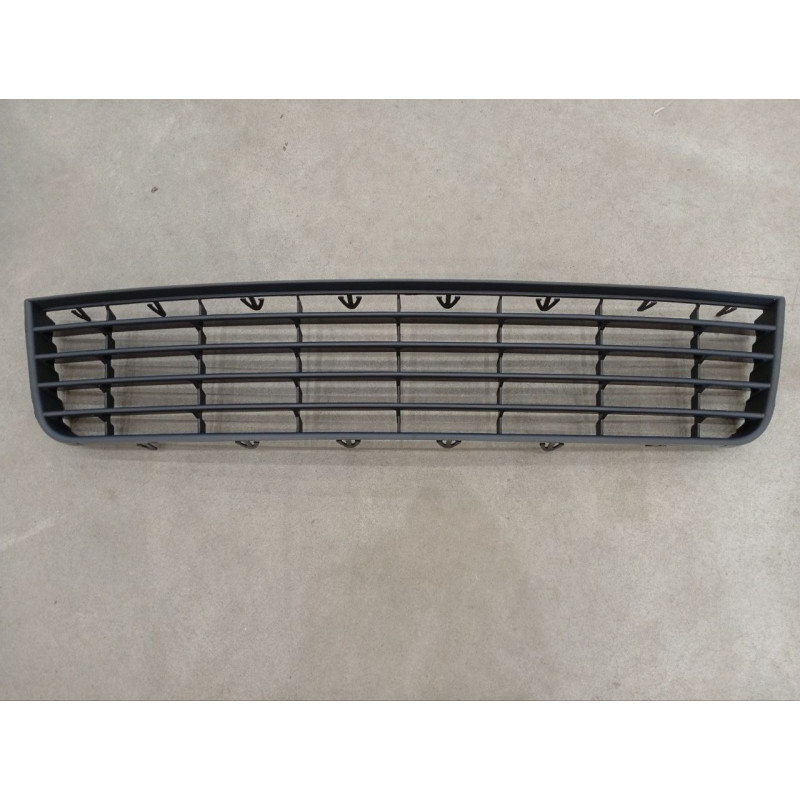 Решітка бампера VW Golf 5 04-09 середня, крім GTI (FPS) 1K0853677