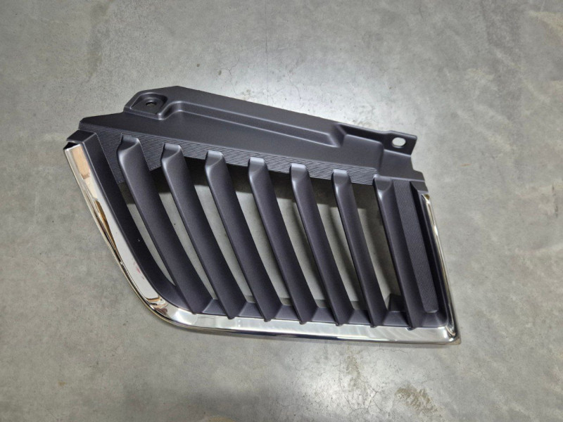 Решітка ліва Mitsubishi L200 2005-2010 (Tempest) хром 7450A185