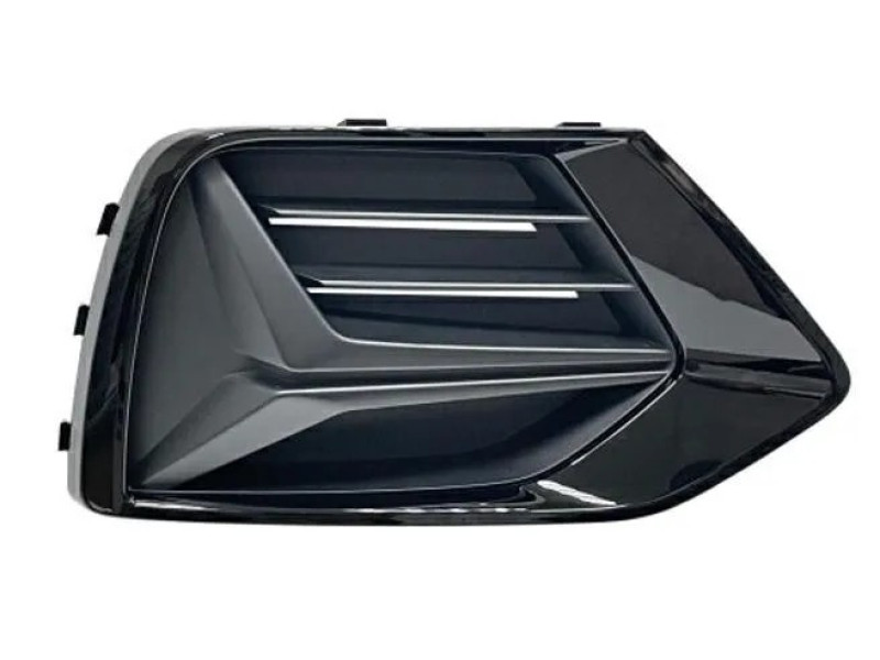 Решітка переднього бампера права Audi Q3 18- (Тайвань) чорна, молд. глянець 83A807672