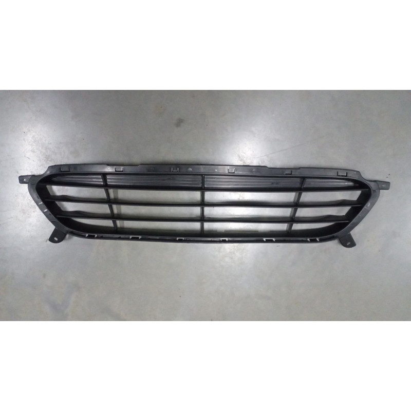 Решітка переднього бампера Hyundai Accent 4 10-15 (Elit) 86561-1R000
