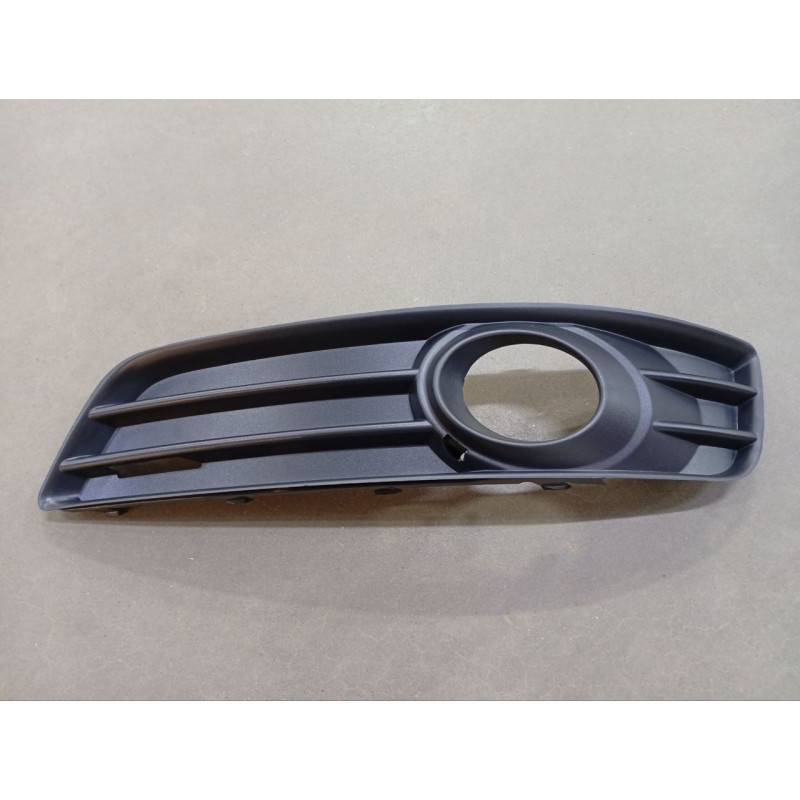 Решітка переднього бампера ліва Audi A3 09-12 (Elit) 8P0807681F9B9